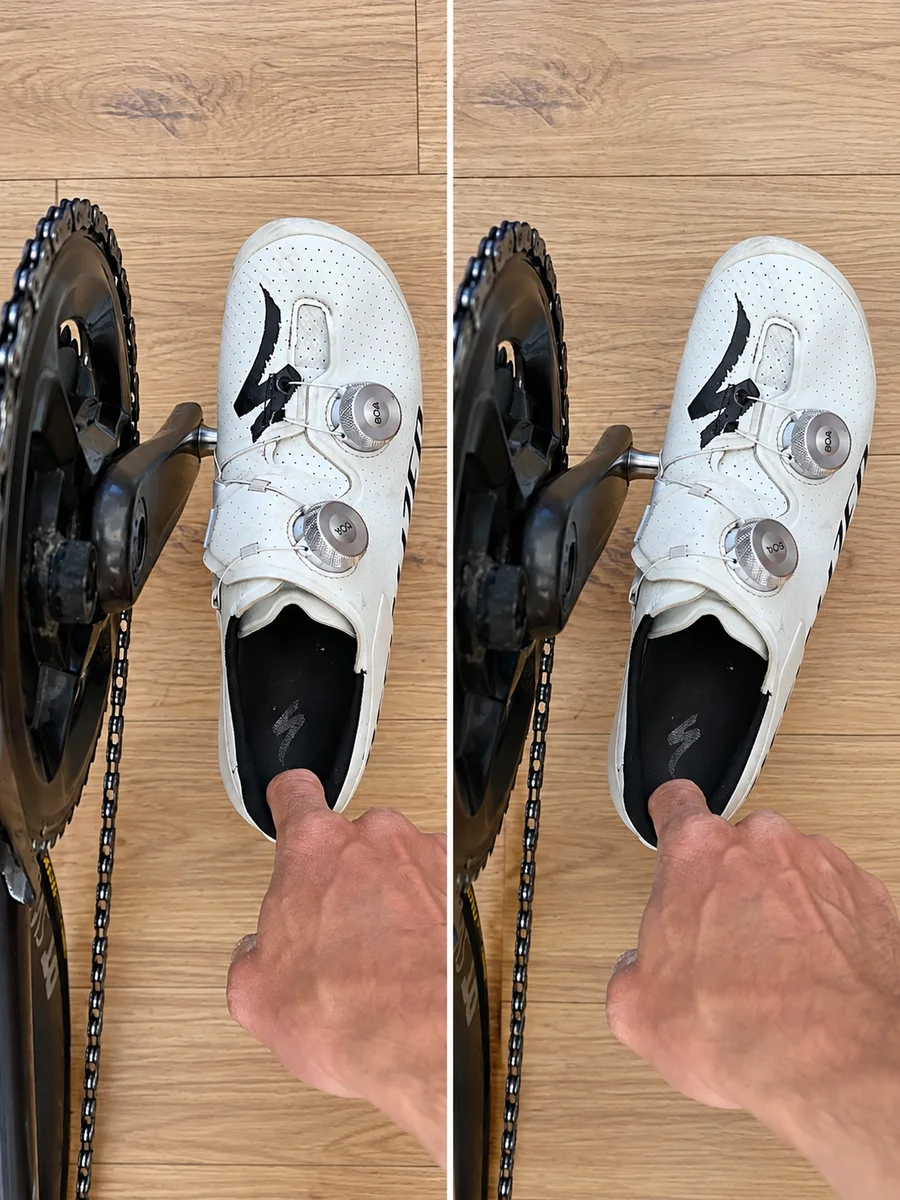 Bota na pedálu Wahoo Speedplay Zero s prodlouženou osou, vlevo float 0°, vpravo 15°